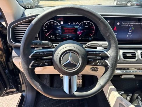 Used 2025 Mercedes-Benz GLS 450 4MATIC image 12