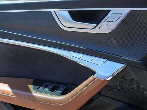 Used 2022 Audi RS 6 w/ Executive Package image 23