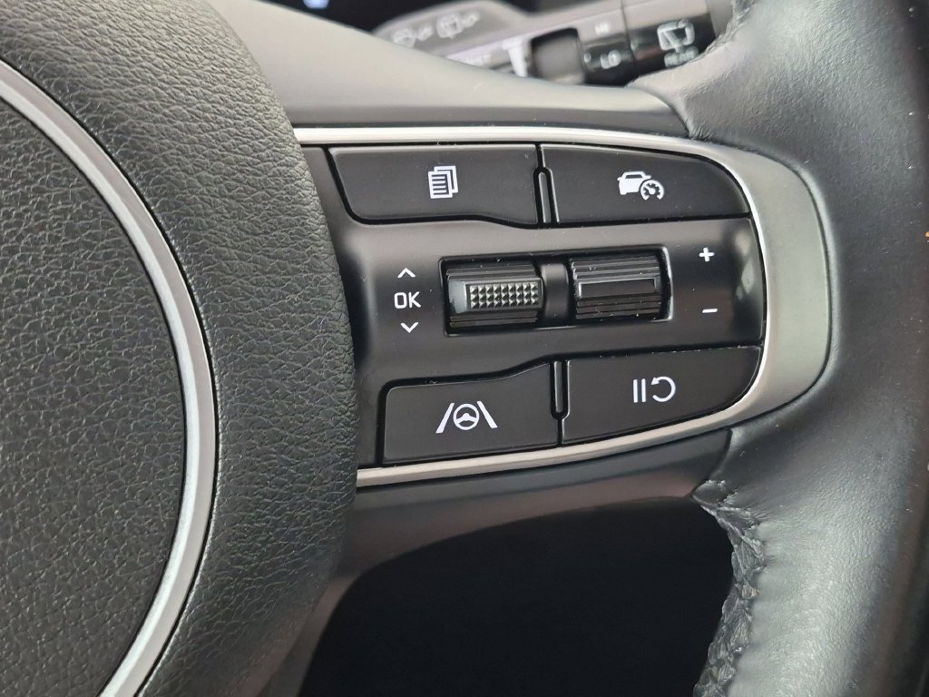Used 2024 Kia Sportage EX FWD image 18