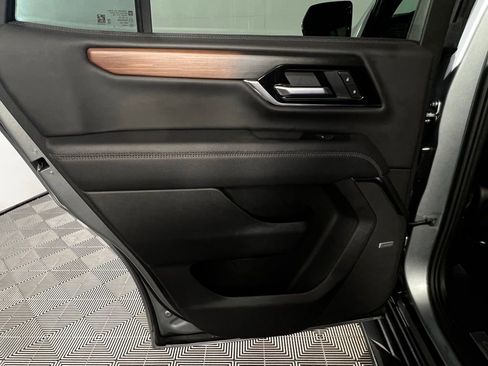 Used 2025 GMC Yukon Denali image 29