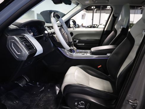 Used 2022 Land Rover Range Rover Sport SVR image 13
