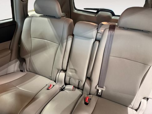 Used 2013 Toyota Highlander Limited AWD/4WD image 14
