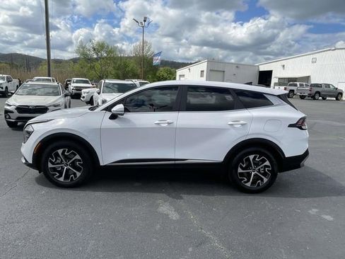 Used 2023 Kia Sportage EX FWD image 2