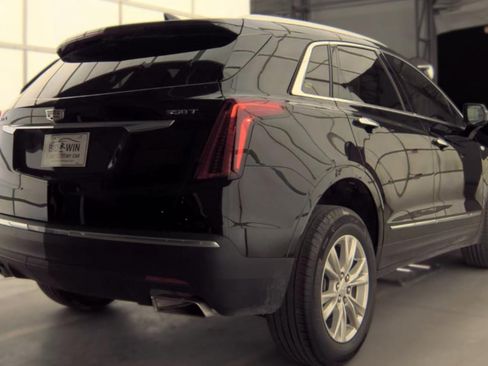 Used 2022 Cadillac XT5 Luxury FWD image 2