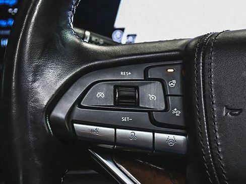 Used 2022 Cadillac Escalade Premium Luxury Platinum image 21