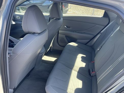 Certified 2022 Hyundai Elantra SEL w/ Convenience Package FWD image 14