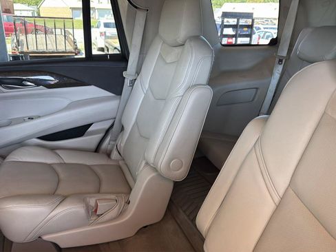 Used 2018 Cadillac Escalade Luxury w/ LPO, Radiant Package RWD image 19