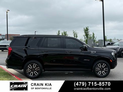 Used 2022 GMC Yukon AT4 w/ Technology Package AWD/4WD image 9