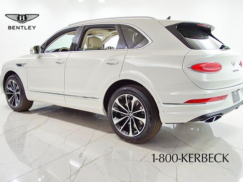 Certified 2023 Bentley Bentayga AWD/4WD image 7