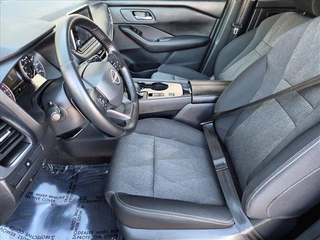 Used 2026 Nissan Rogue SV FWD image 15