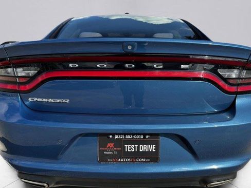 Used 2020 Dodge Charger SXT RWD image 15