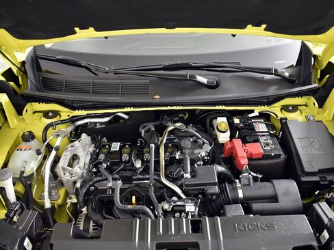 Used 2025 Nissan Kicks SR image 42