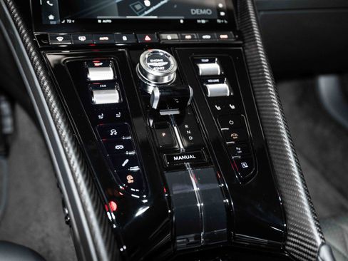 Used 2024 Aston Martin DB12 Coupe image 22