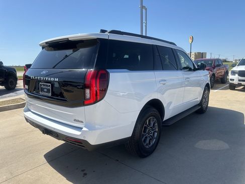 Used 2025 Ford Expedition Active RWD image 5