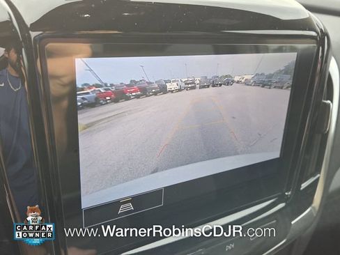 Used 2023 Chevrolet Traverse LT FWD image 23