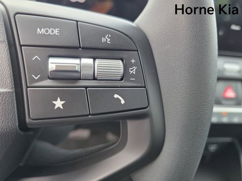 New 2025 Kia K4 LXS image 21