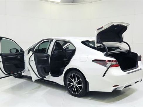 Used 2022 Toyota Camry SE image 31