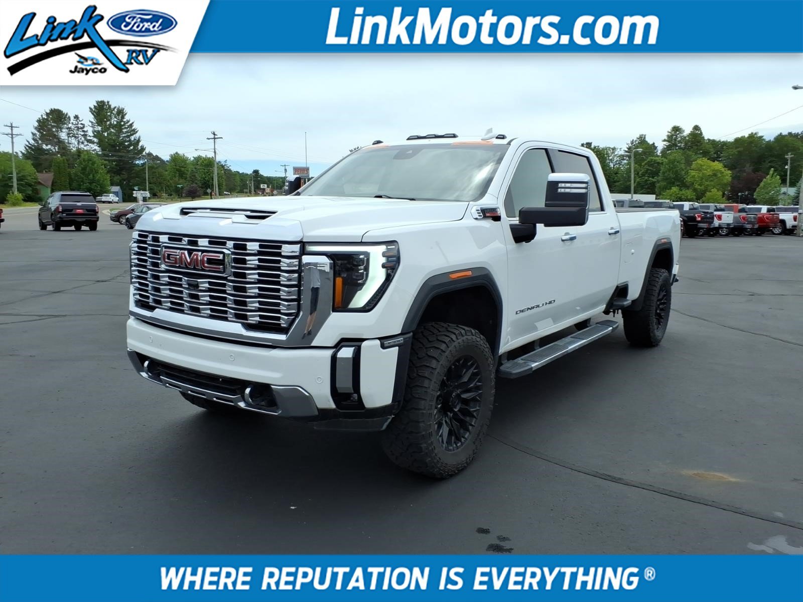 Used 2024 GMC Sierra 3500 Denali AWD/4WD image 1