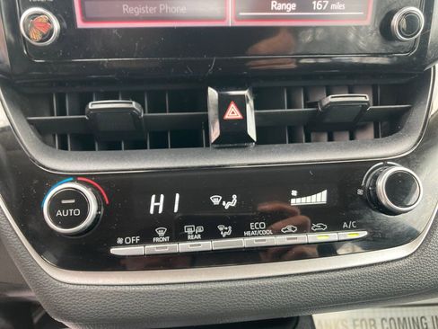 Used 2020 Toyota Corolla LE image 25