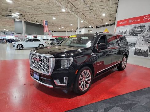 Certified 2024 GMC Yukon XL Denali w/ Denali Reserve Package AWD/4WD image 9
