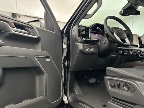 New 2026 GMC Sierra 1500 SLT w/ SLT Premium Package image 16