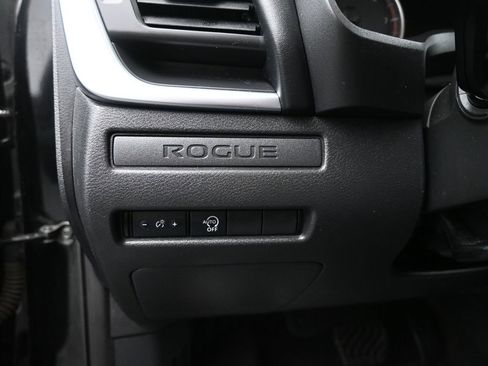 Used 2023 Nissan Rogue S image 24