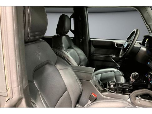 Used 2025 Ford Bronco Badlands image 8