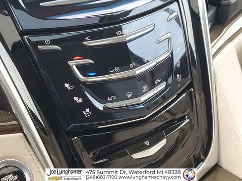 Used 2020 Cadillac Escalade Luxury AWD/4WD image 19