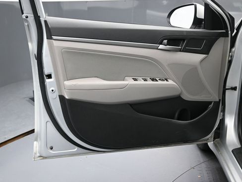 Used 2018 Hyundai Elantra SEL image 37