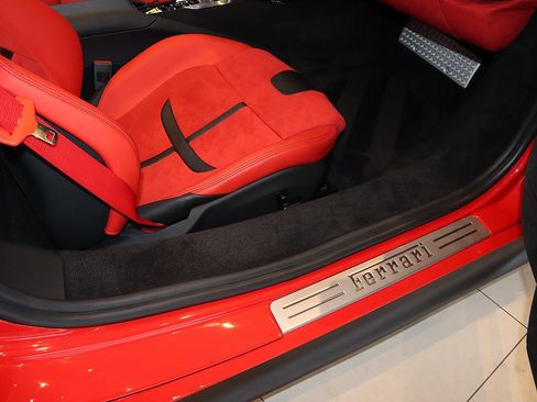 Certified 2022 Ferrari SF90 Spider image 94