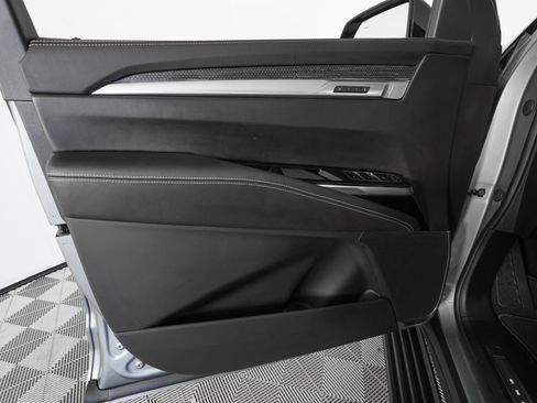 Used 2026 Cadillac Escalade V w/ LPO, ONYX Package image 19