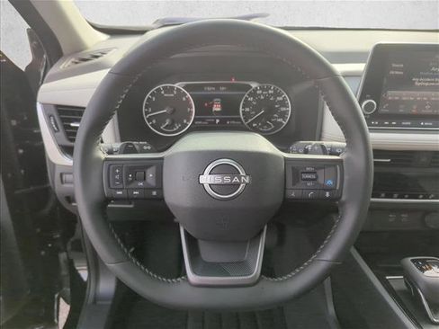 Certified 2025 Nissan Rogue SV image 21