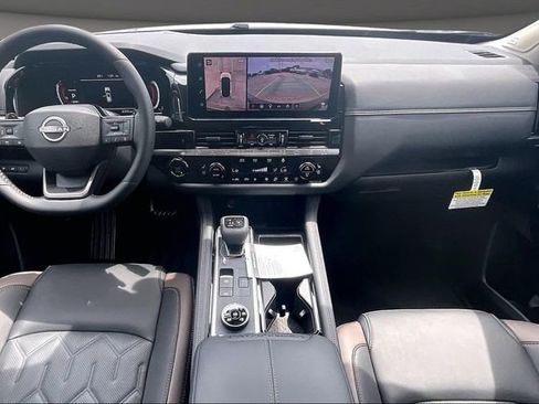 New 2026 Nissan Pathfinder Platinum AWD/4WD image 5