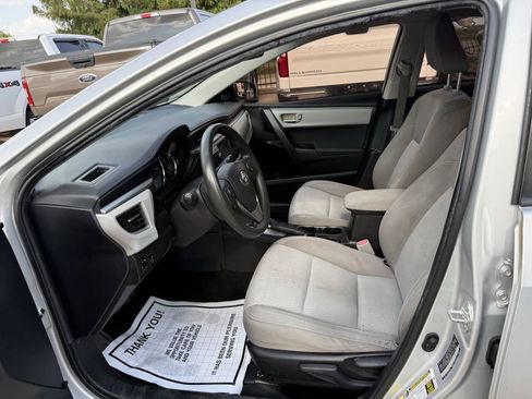 Used 2016 Toyota Corolla LE FWD image 7