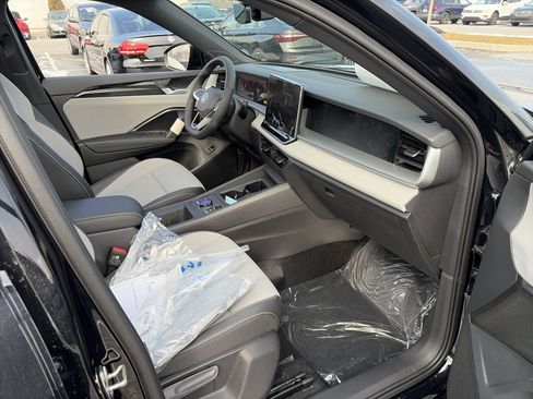 New 2026 Volkswagen Tiguan SE R-Line image 22