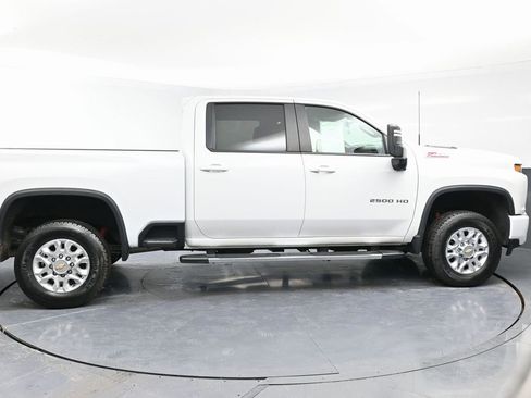 Used 2022 Chevrolet Silverado 2500 LT w/ Convenience Package image 8