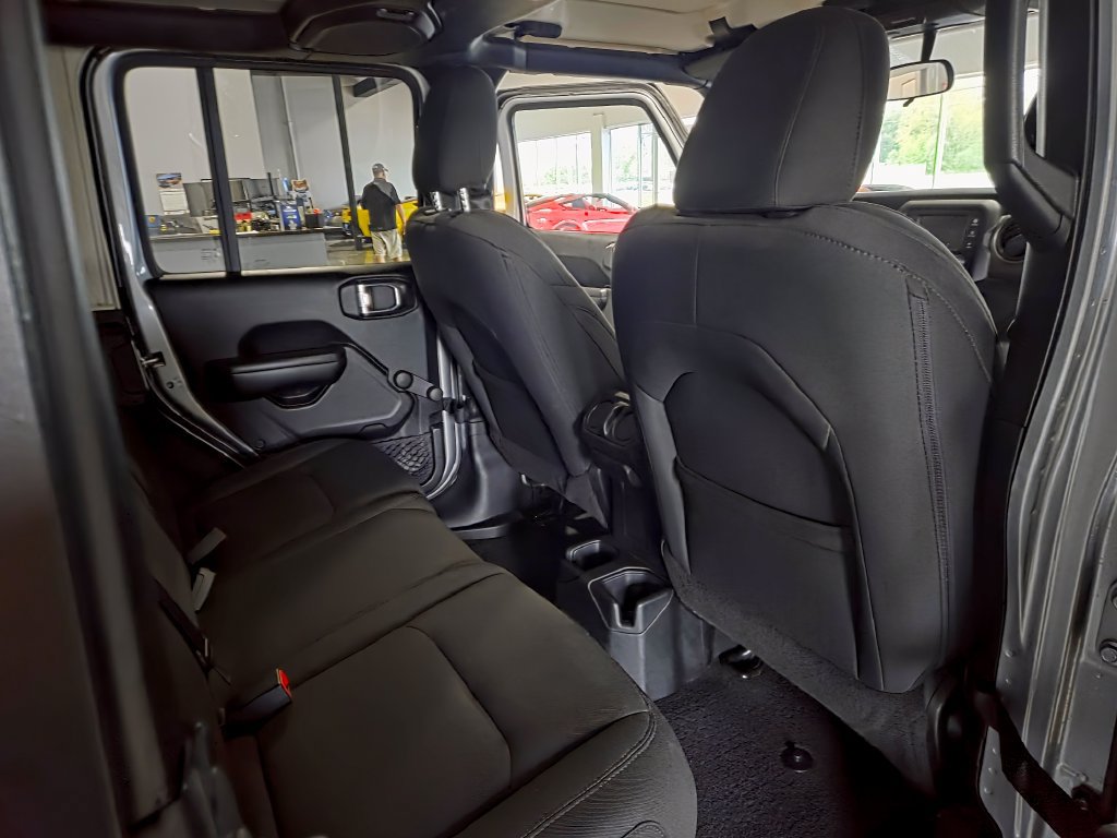 Used 2018 Jeep Wrangler Unlimited Sport AWD/4WD image 18