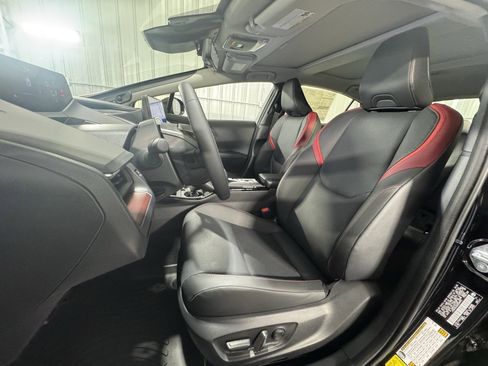 New 2025 Toyota Prius Plug-In Hybrid w/ Limited Premium Package image 16