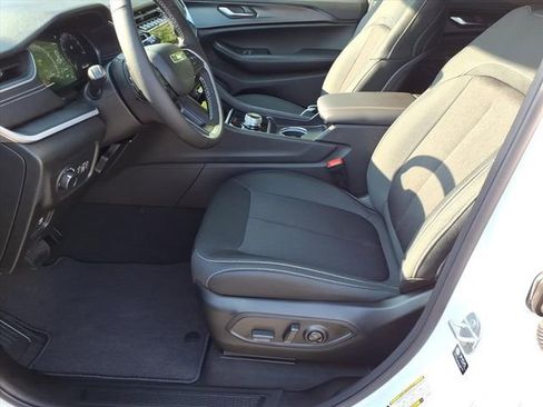 New 2026 Jeep Grand Cherokee L Laredo AWD/4WD image 13