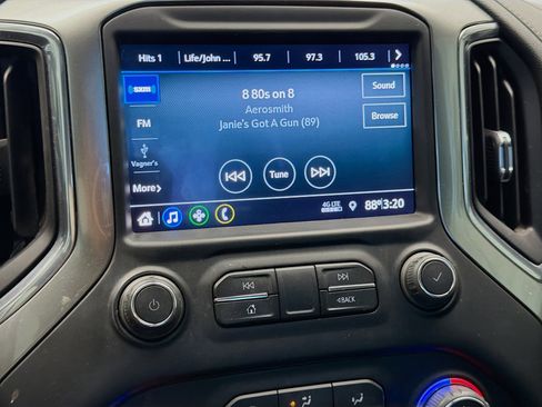 Used 2022 Chevrolet Silverado 1500 LT image 9