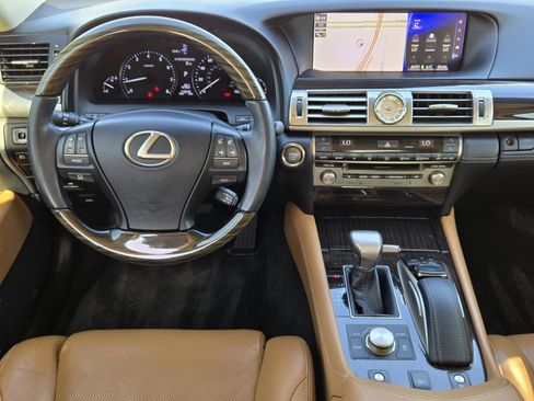 Used 2017 Lexus LS 460 Comfort Package w/ Comfort Package image 39