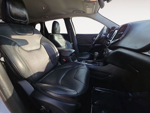 Used 2020 Jeep Cherokee Limited image 15