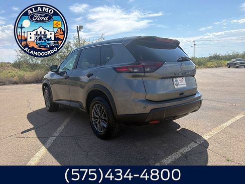 Used 2024 Nissan Rogue S FWD image 3