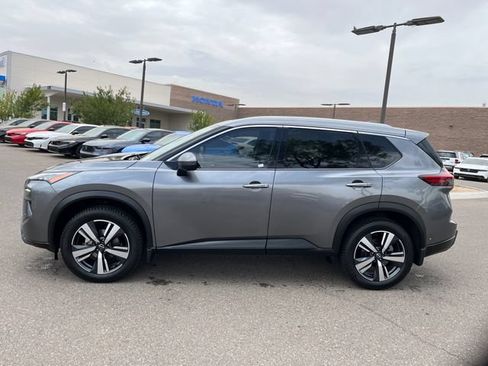 Used 2025 Nissan Rogue SL w/ SL Premium Package AWD/4WD image 17