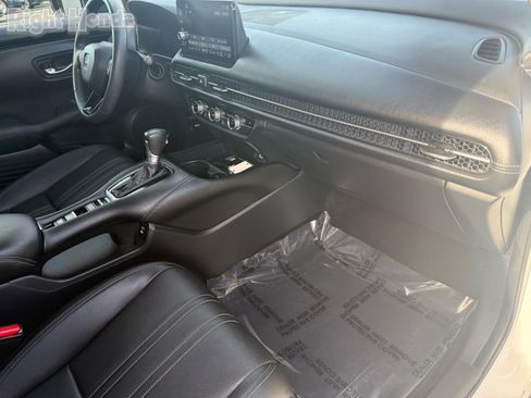 Certified 2024 Honda HR-V EX-L image 30
