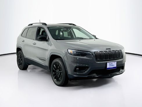 Used 2023 Jeep Cherokee Altitude Lux w/ Lux Elite Package AWD/4WD image 3