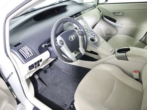 Used 2015 Toyota Prius Four image 27