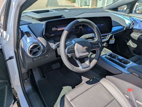 Used 2026 Chevrolet Equinox EV LT w/ Convenience Package II AWD/4WD image 10