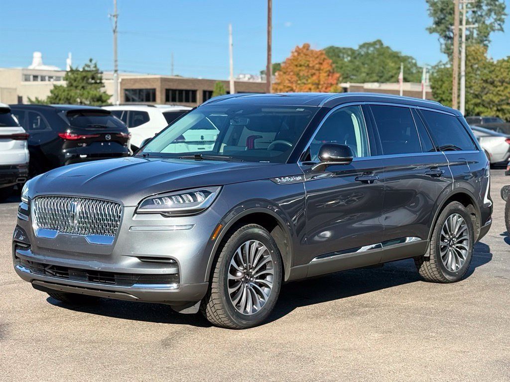 Used 2024 Lincoln Aviator Reserve w/ Elements Package Plus AWD/4WD image 43