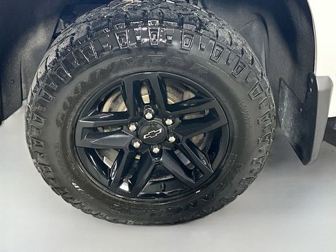 Used 2019 Chevrolet Silverado 1500 Custom Trail Boss image 29